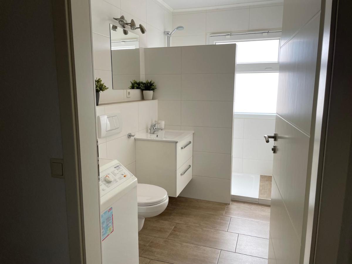 Witte Huus 75m² und 51m² Ferienwohnungen Hooksiel Exterior foto